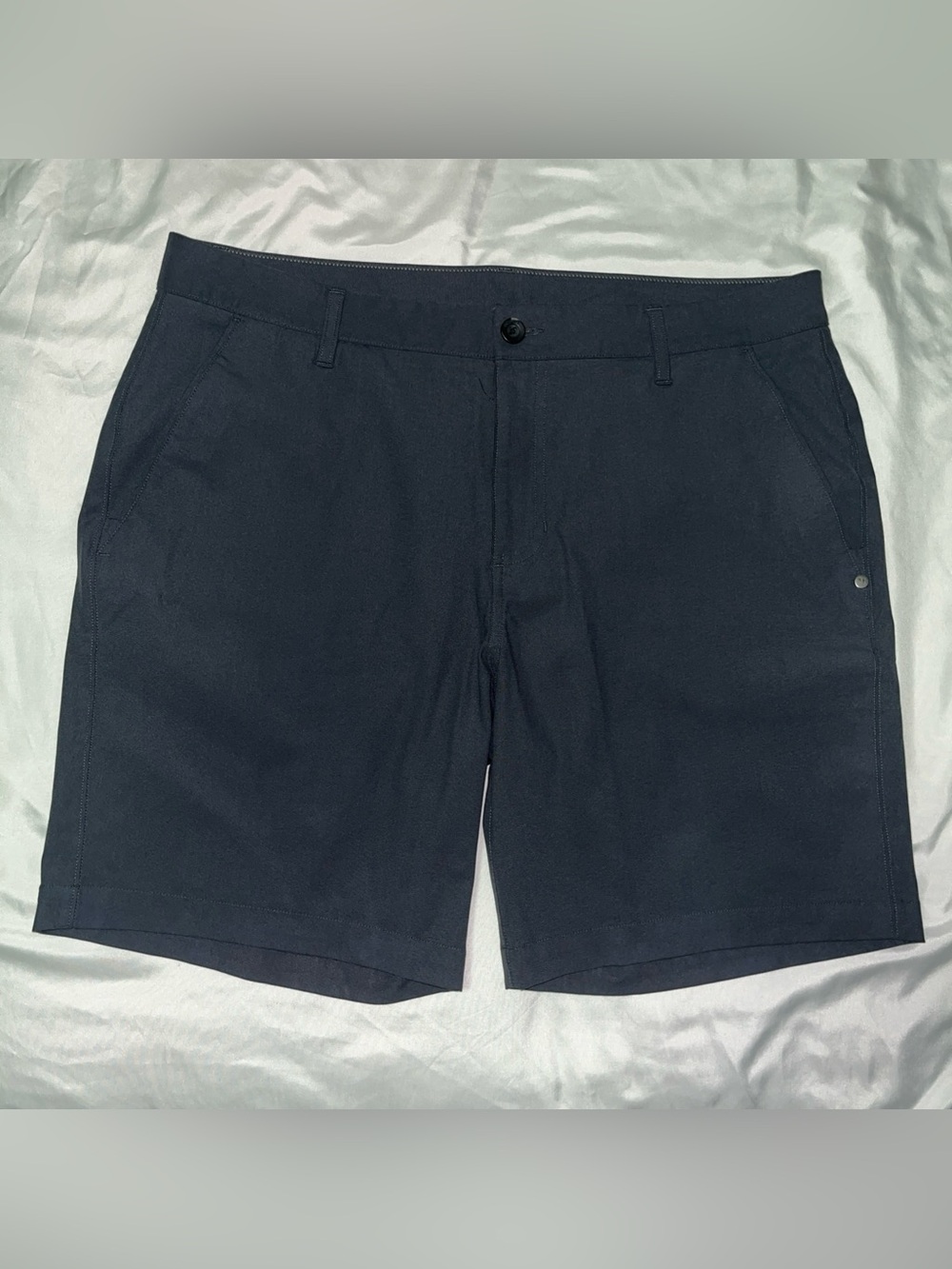 Vuori Meta Shorts Mens 34 Chino Gray Performance Technical Golf V379 Stretch 8"